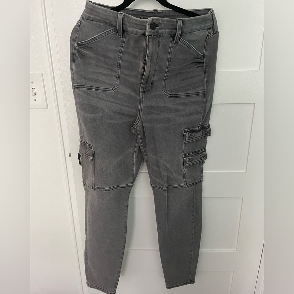 American Eagle Curvy Super Hi-Rise Jegging | Gray Cargo Style | Size 14